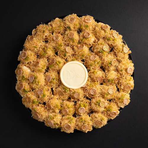 Black Tray contains 47 pieces of Kunafa