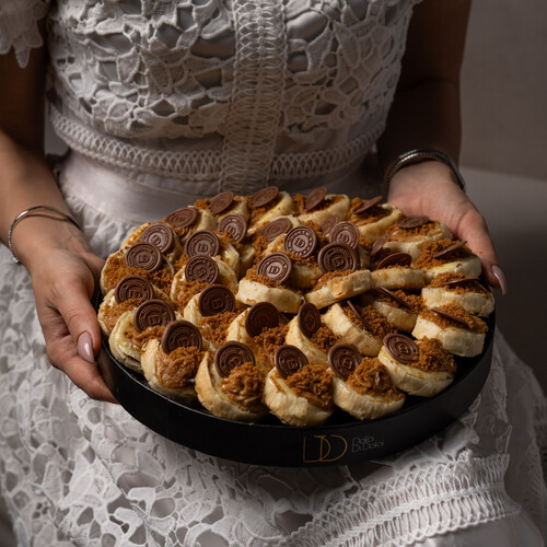 36pieces crispy cheese cake baklava black tray