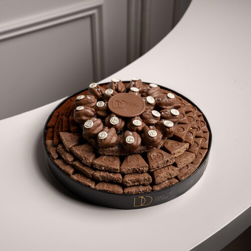 black tray triangle with salted pecan