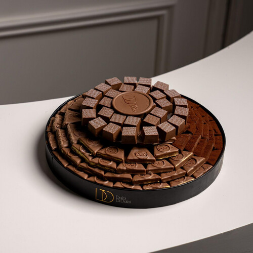 triangle100pieces 3mix  flavors with kunafa 1/4pistachio