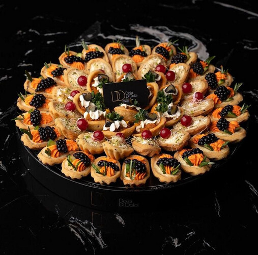 black tray tarte mix