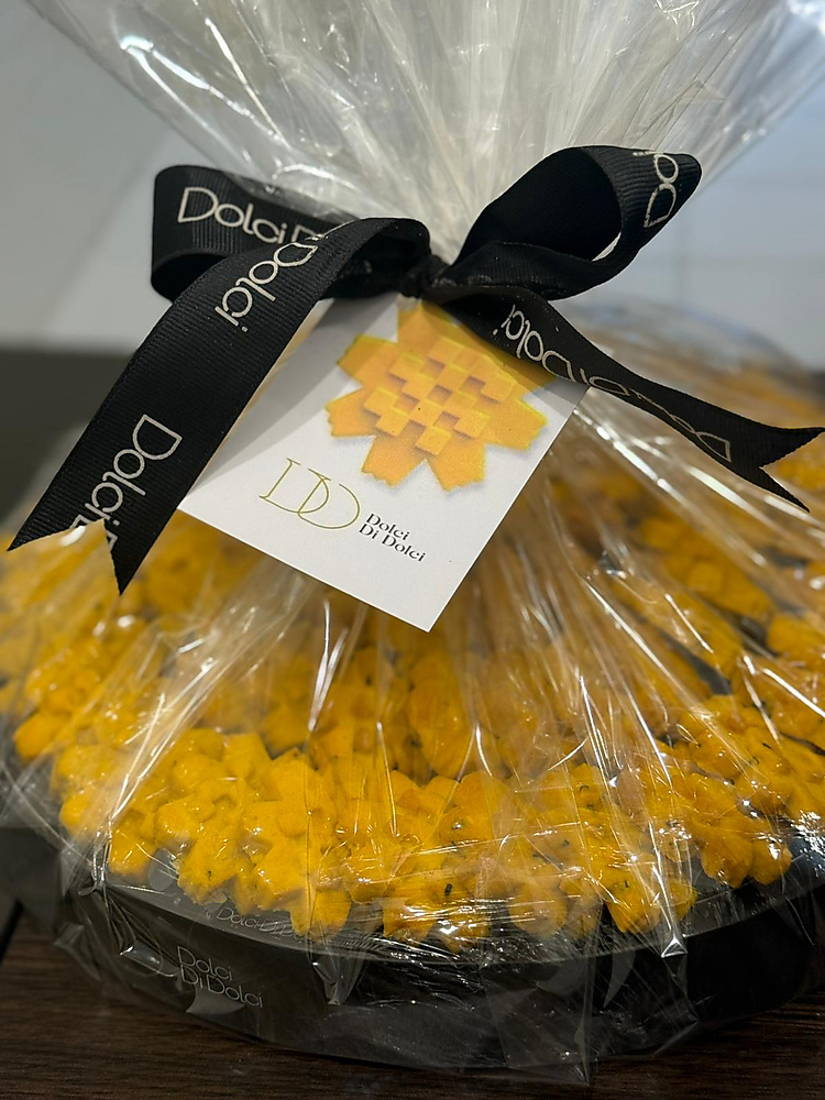 Al-Arfaj Flower Salted Cokies Tray