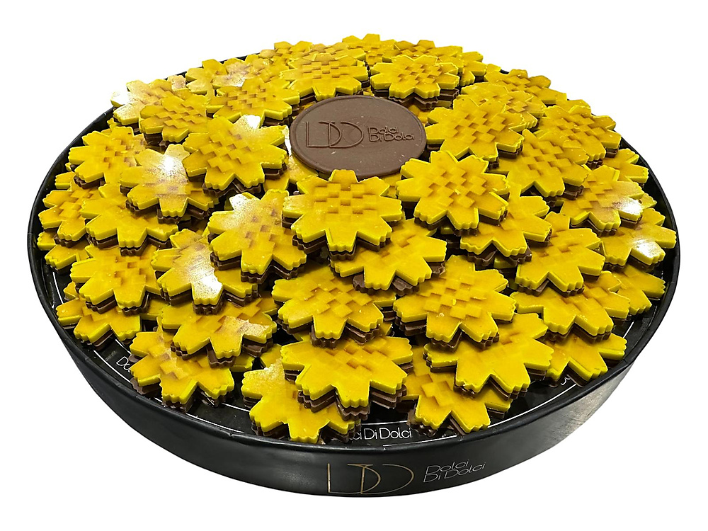 Al-Arfaj Flower Chocolate Tray