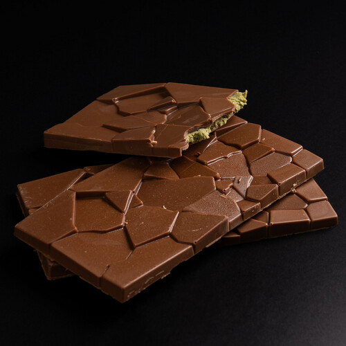 Pistachio Chocolate Bar With Kunafa Three Pieces