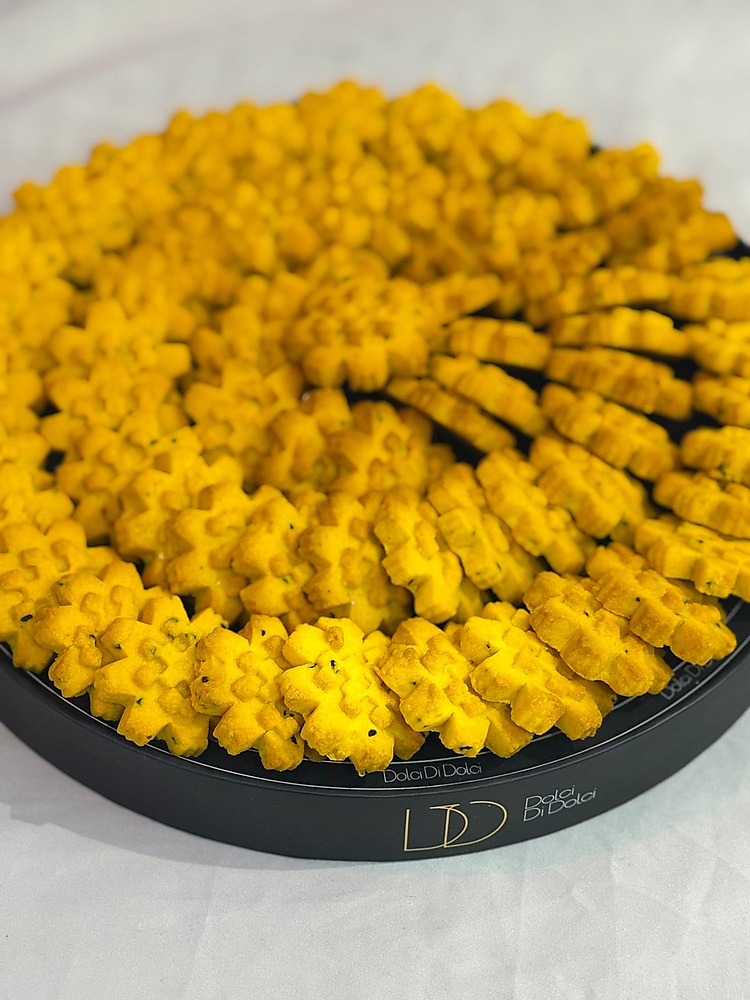 Al-Arfaj Flower Salted Cokies Tray