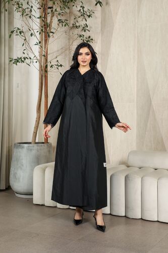 خام الدانتيل المبطن والجكار قصة كتف