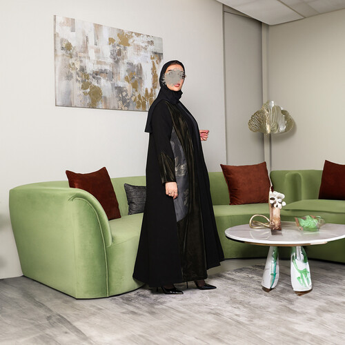 عبايه مخمل + كوبا + جكار -اللون زيتي