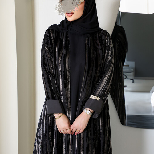 عبايه نص كلوش مخمل مموج