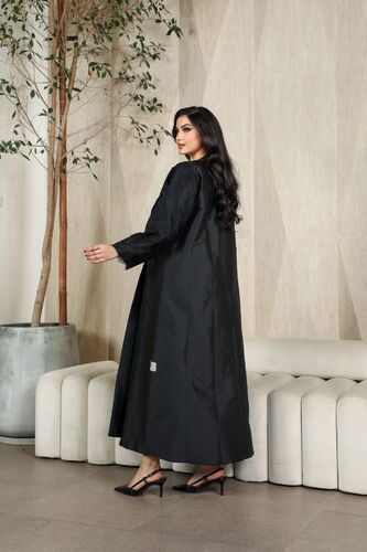 خام الدانتيل المبطن والجكار قصة كتف