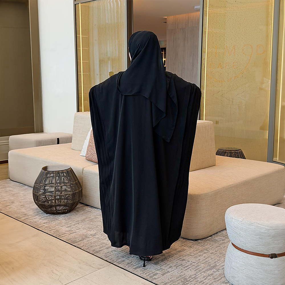 العبايات الساده