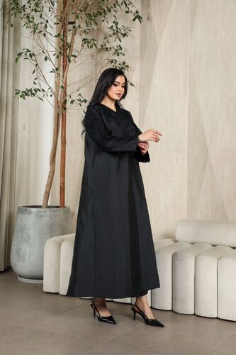 خام الدانتيل المبطن والجكار قصة كتف