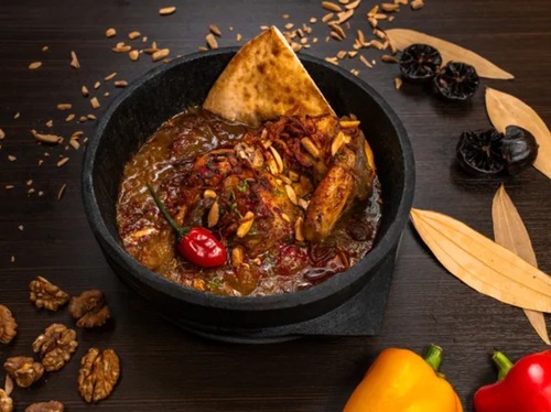Chicken sauteed with onion