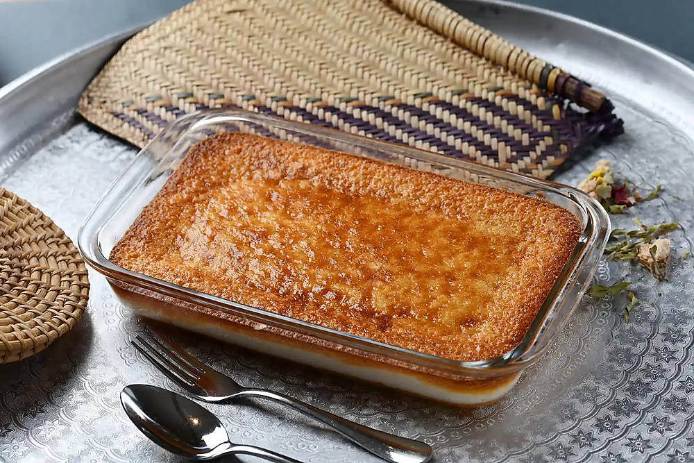 Pyrex Mecca basbousa with cream