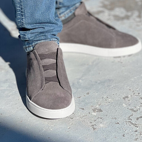 G GREY
