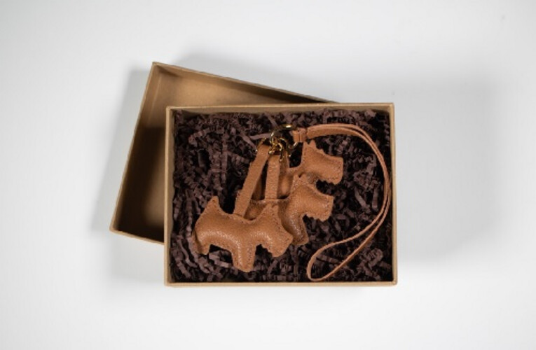 TRIPLE SCHNAUZER CHARM- BROWN