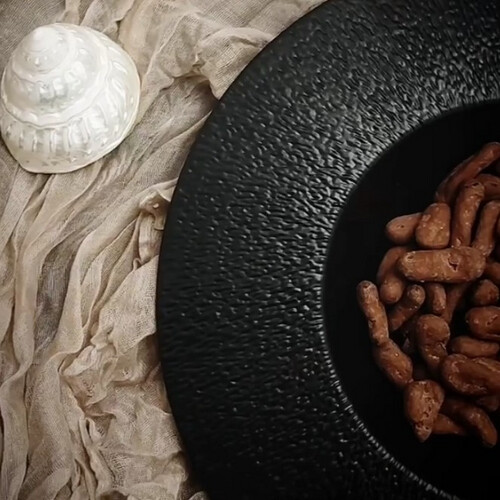 زبيب مغلف بكاكاو حليبي بدون سكر