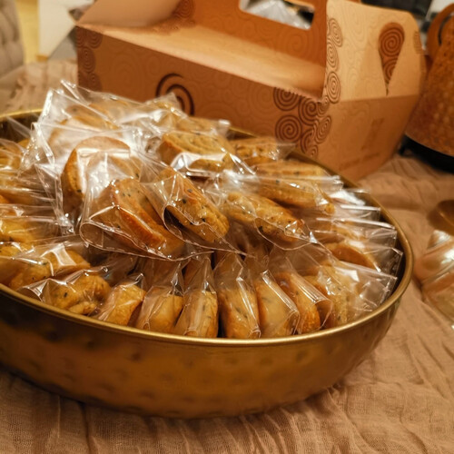 Metal plate "halazonia with nuts"