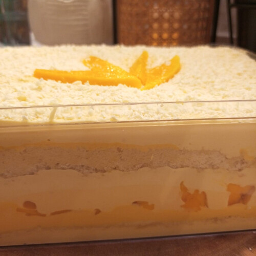 White Chocolate & Mango cake without added sugar