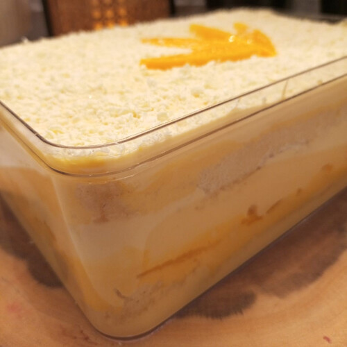 White Chocolate & Mango cake without added sugar