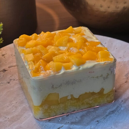 white chocolate mango cake- single