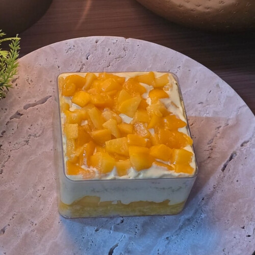 white chocolate mango cake- single