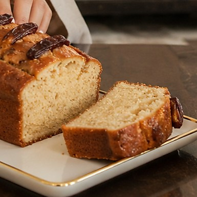 Dates and Caramel Cake-No added sugar