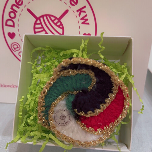 Kuwait flag colors crochet brooch