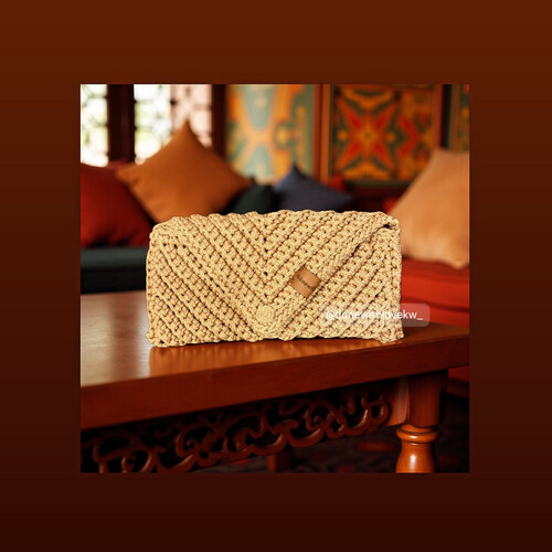 Distinctive handmade handbag for Ramadan, golden color