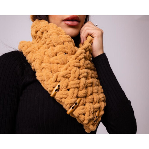 Heinecke neck turmeric color