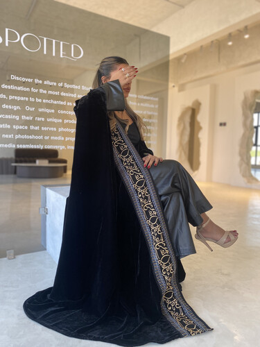 Velvet abaya