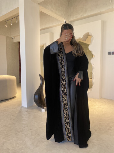 Velvet abaya