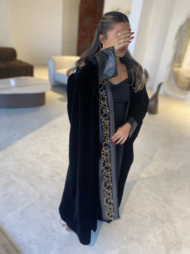 Velvet abaya