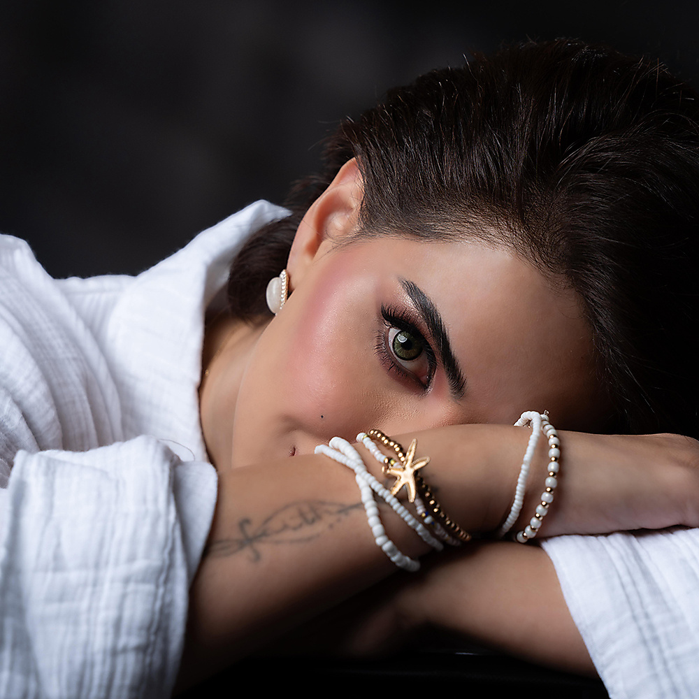 عدسات ايميرالد