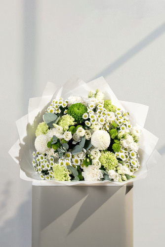 (WHITE) BOUQUET