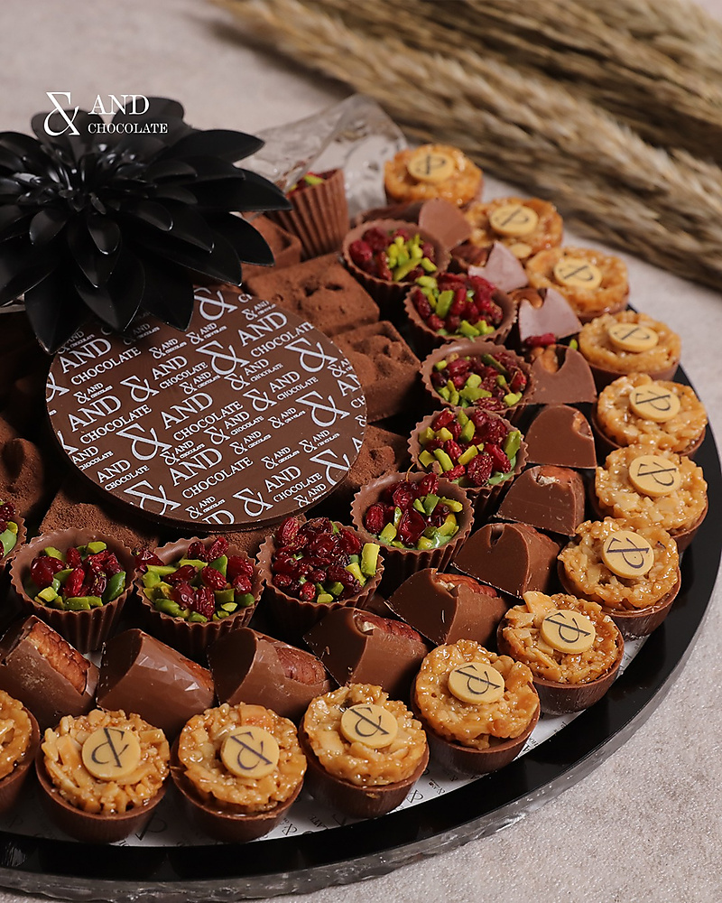 & 92 CHOCOLATE