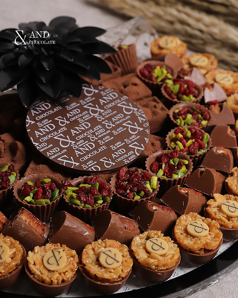 & 92 CHOCOLATE