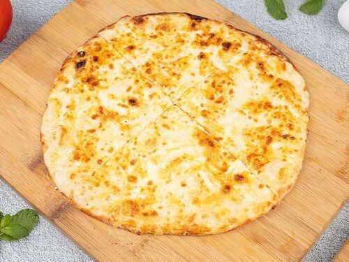 Eggs with halloumi, a light dough