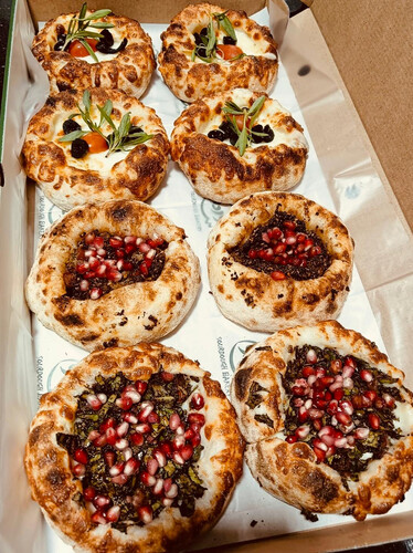 Box of 32 Mini Sourdough Puffy Ends