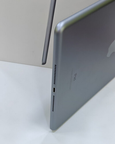 iPad 6th 32GB Gray used like new