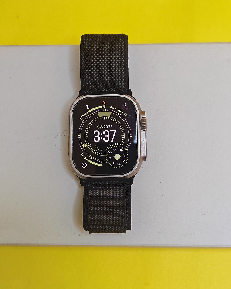Apple Watch Ultra 49mm Titanium (GPS + Cellular) – Battery 85% With Box Used Like New