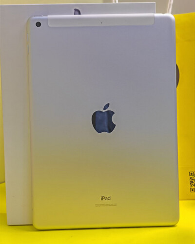 iPad 8th Generation 32GB White – Used Like New