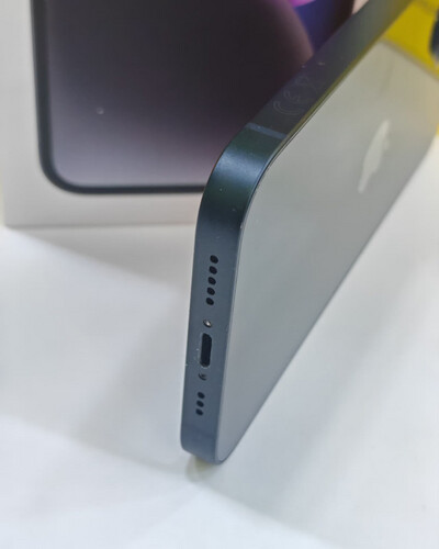 ايفون 14 128 جيجابايت أسود – مستعمل كالجديد بطارية 87%