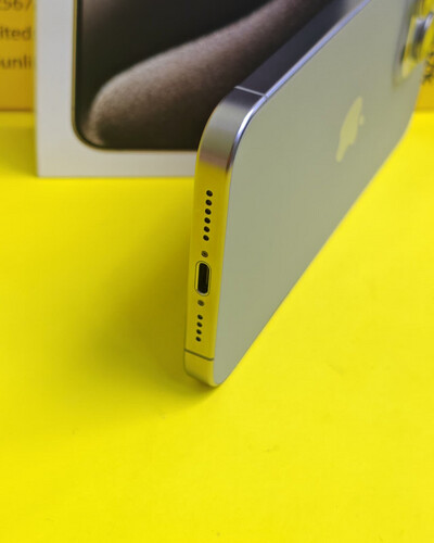 iPhone 15 Pro Max 256GB Natural Titanium – Battery 83%