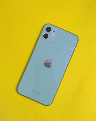 ايفون 11 – 128 جيجا – أخضر – نسبة البطارية 87% – مستعمل نظيف