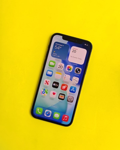 ايفون 12 – 128 جيجا – أسود بطارية 100% مستعمل كالجديد