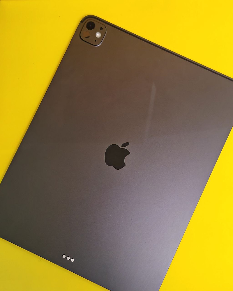 iPad Pro 13-inch M5 512GB Space Black 100% Battery Used Like New