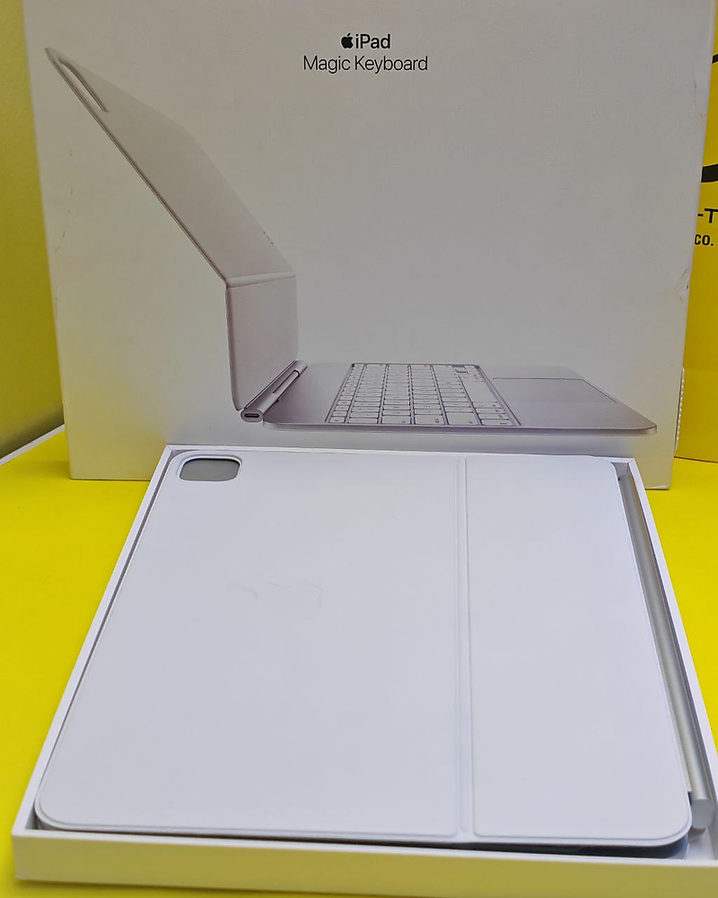 Apple Magic Keyboard 13 M4/M5 White – Used Like New