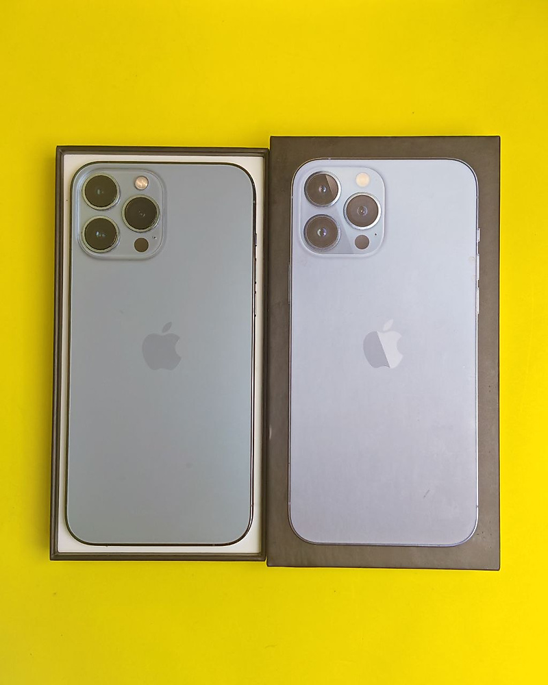 ايفون 13 برو ماكس – 256 جيجا – أزرق بطارية 100% مستعمل نظيف