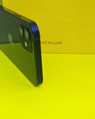 ايفون 12 – 128 جيجا – أسود – نسبة البطارية 100% – مستعمل نظيف