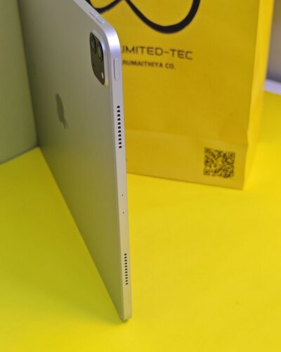 ايباد برو 12.9 الجيل الخامس M1 – 256 GB – فضي مستعمل كالجديد